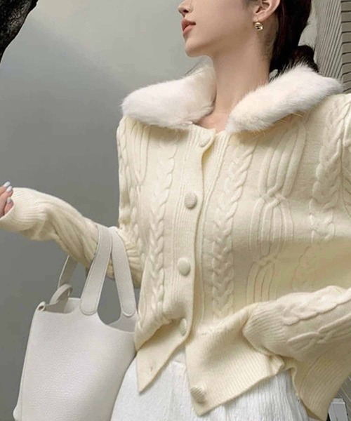 セール】ボリュームフェイクファー衿ケーブルニットカーディガン