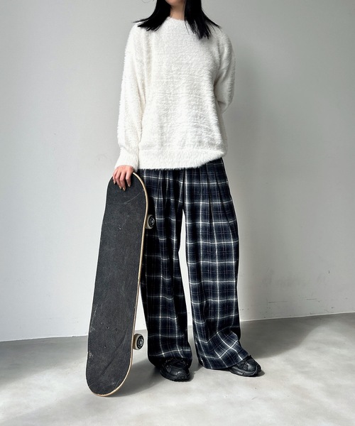 UNDERSTATEMENTs（アンダーステイトメント）の「【ユニセックス】クルーネックシャギーニット（ニット/セーター・メンズ・ホワイト/ブラック・LARGE/MEDIUM）」の8枚目の写真