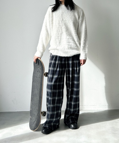 UNDERSTATEMENTs（アンダーステイトメント）の「【ユニセックス】クルーネックシャギーニット（ニット/セーター・メンズ・ホワイト/ブラック・LARGE/MEDIUM）」の11枚目の写真