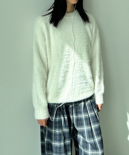 UNDERSTATEMENTs（アンダーステイトメント）の「【ユニセックス】クルーネックシャギーニット（ニット/セーター・メンズ・ホワイト/ブラック・LARGE/MEDIUM）」の4枚目の写真