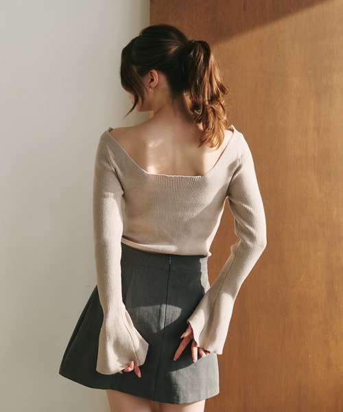 fupel(フぺル)の「plated back open rib knit / プレート付きバックオープンリブニット(ニット/セーター・レディース・ナチュラル/ダークブラウン・FREE)」の2枚目の写真