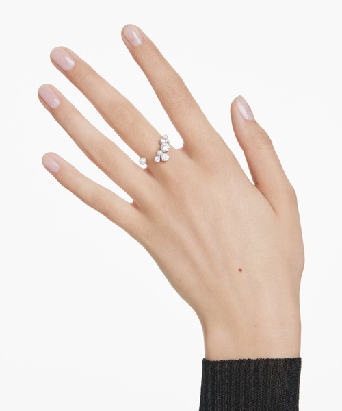 SWAROVSKI(スワロフスキー)の「【公式】【スワロフスキー】Constella オープンリング, クリスタル・パール, ラウンドカット, ホワイト, ロジウム・プレーティング(リング・レディース・ホワイト・50)」の2枚目の写真