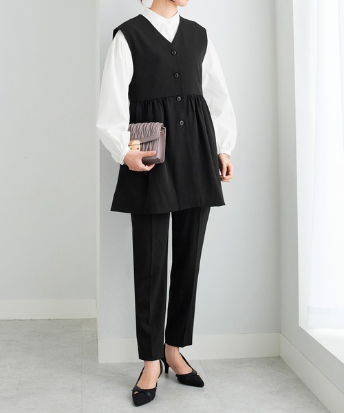Viola e Viola（ヴィオラエヴィオラ）の「コーデ決まるペプラムジレセットスーツ（スーツパンツ・レディース・ブラック/ネイビー・3L/LL/L/M）」の10枚目の写真