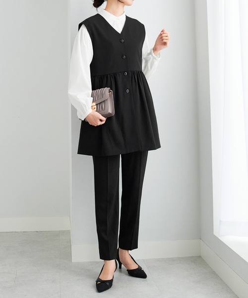 Viola e Viola（ヴィオラエヴィオラ）の「コーデ決まるペプラムジレセットスーツ（スーツパンツ・レディース・ブラック/ネイビー・3L/LL/L/M）」の14枚目の写真