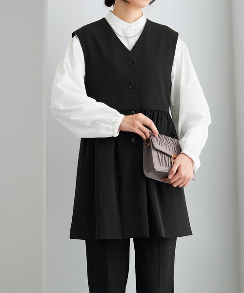 Viola e Viola（ヴィオラエヴィオラ）の「コーデ決まるペプラムジレセットスーツ（スーツパンツ・レディース・ブラック/ネイビー・3L/LL/L/M）」の16枚目の写真