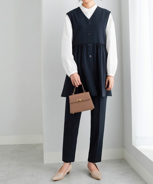 Viola e Viola（ヴィオラエヴィオラ）の「コーデ決まるペプラムジレセットスーツ（スーツパンツ・レディース・ブラック/ネイビー・3L/LL/L/M）」の22枚目の写真