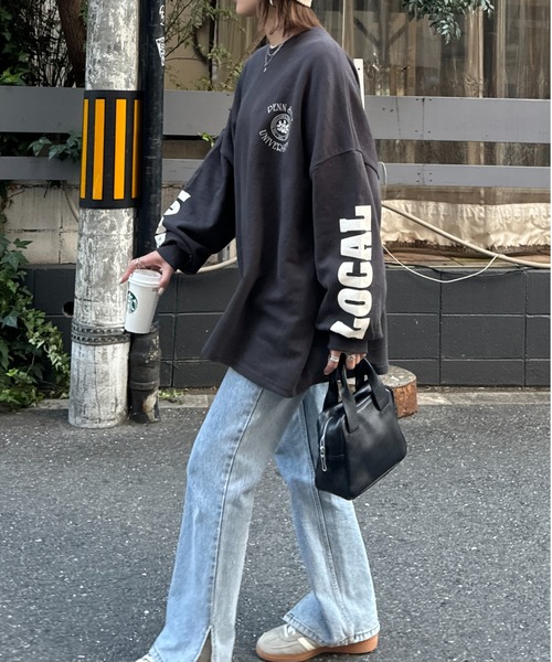 ISOOK（アイスー）の「袖プリントオーバースウェット(chiica select) / ルーズ丈 ビッグシルエット トレーナー カレッジロゴ ジャージ（スウェット・レディース・ライトグレー/チャコール・FREE）」の13枚目の写真