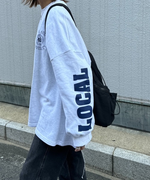 ISOOK（アイスー）の「袖プリントオーバースウェット(chiica select) / ルーズ丈 ビッグシルエット トレーナー カレッジロゴ ジャージ（スウェット・レディース・ライトグレー/チャコール・FREE）」の16枚目の写真