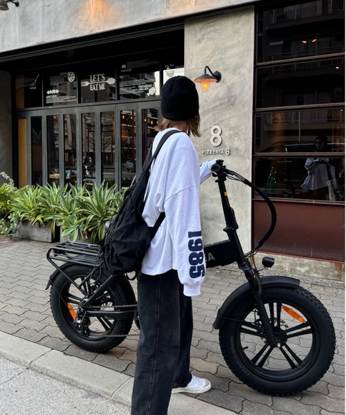 ISOOK（アイスー）の「袖プリントオーバースウェット(chiica select) / ルーズ丈 ビッグシルエット トレーナー カレッジロゴ ジャージ（スウェット・レディース・ライトグレー/チャコール・FREE）」の9枚目の写真