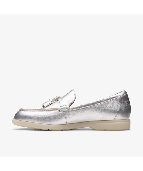Clarks(クラークス)の「Narini Edge / ナリニエッジ(シルバーレザー)(ローファー・レディース・シルバー・UK6/UK5.5/UK5/UK4.5/UK4/UK3.5/UK3)」の2枚目の写真
