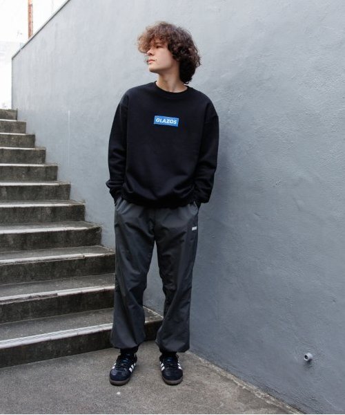 GLAZOS（グラソス）の「【大人向けサイズあり】【毛玉になりにくい】裏起毛・ボックス刺繍ロゴトレーナー（スウェット・キッズ・ブルー/グレー/ブラック/ホワイト・S/M/L/LL）」の6枚目の写真