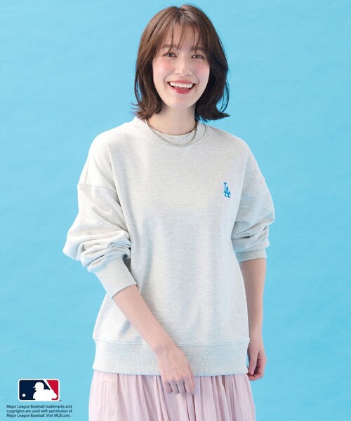 ANY(エニィ)の「MLB/メジャーリーグベースボール クルーネックスウェット(Tシャツ/カットソー・レディース・ライトグレー系/ホワイト系/ネイビー系・4)」の2枚目の写真