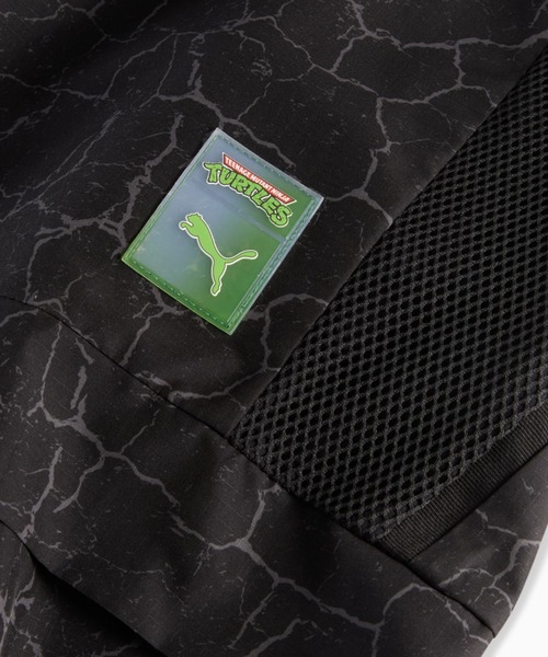 PUMA（プーマ）の「PUMA HOOPS x TMNT Relaxed Track Jacket（プーマ フープス x ティーンエイジ・ミュータント・ニンジャ・タートルズ リラックス トラックジャケット）（ジャージ・メンズ・グリーン系/ブラック系・MEDIUM/LARGE/X-LARGE）」の8枚目の写真
