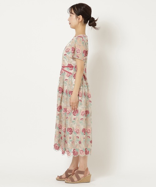 定価42,900円 未使用 ローズティアラジュエル 刺繍レザーワンピース 42 定価42,900円 未使用 ローズティアラジュエル 刺繍レザー