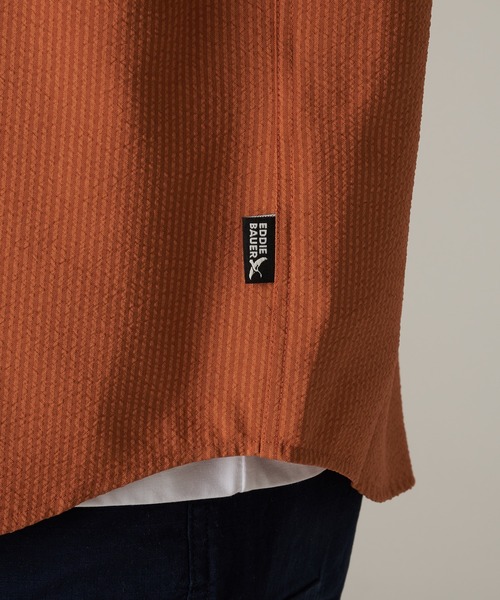 Eddie Bauer(エディーバウアー)の「パックイットテック シアサッカー 長袖シャツ(シャツ/ブラウス・メンズ・ダークオレンジ/ライトベージュ/ダークネイビー・M/XXL/XL/L)」の7枚目の写真