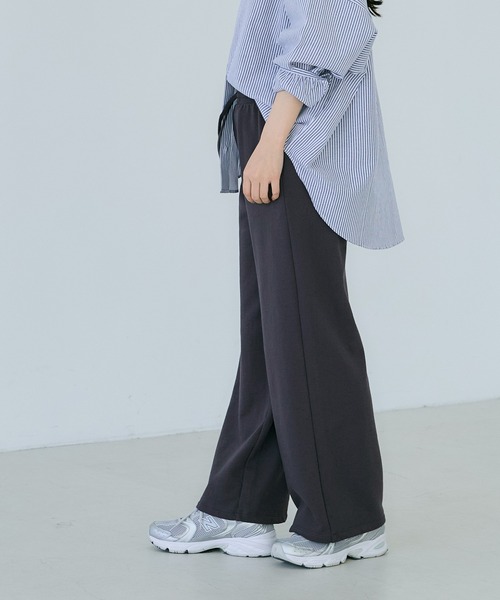 coca(coca)(コカ)の「裏毛ロゴスウェットパンツ(スウェットパンツ・レディース・ホワイト/チャコール・L/M)」の4枚目の写真