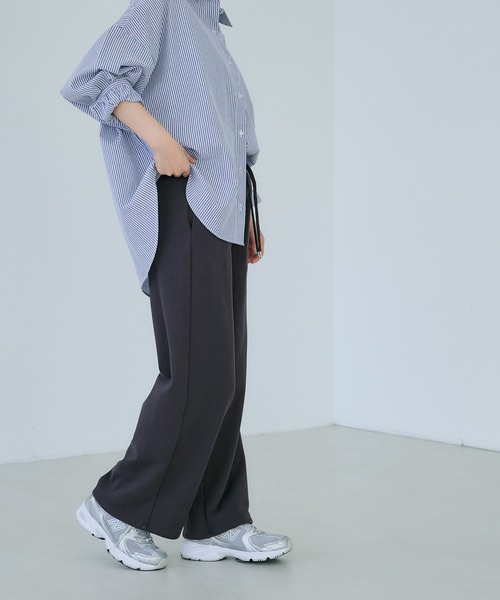 coca(coca)(コカ)の「裏毛ロゴスウェットパンツ(スウェットパンツ・レディース・ホワイト/チャコール・L/M)」の7枚目の写真