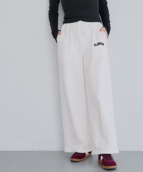 coca(coca)(コカ)の「裏毛ロゴスウェットパンツ(スウェットパンツ・レディース・ホワイト/チャコール・L/M)」の12枚目の写真
