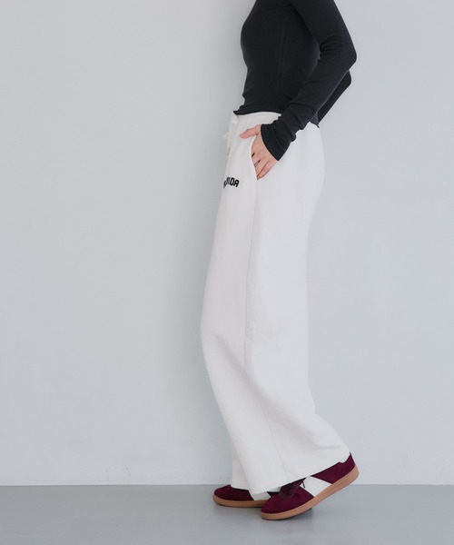 coca(coca)(コカ)の「裏毛ロゴスウェットパンツ(スウェットパンツ・レディース・ホワイト/チャコール・L/M)」の14枚目の写真