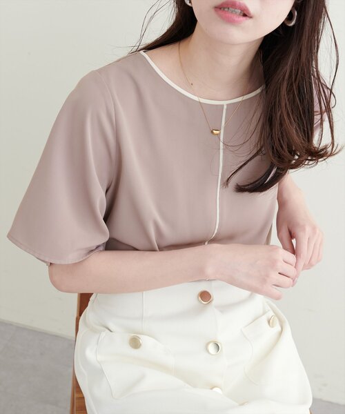 natural couture(ナチュラルクチュール)の「バイカラーフレア袖ブラウス(シャツ/ブラウス・レディース・ピンクベージュ/オフホワイト/チャコールグレー/ミント/ネイビー・FREE)」の5枚目の写真