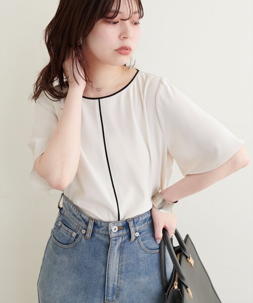 natural couture(ナチュラルクチュール)の「バイカラーフレア袖ブラウス(シャツ/ブラウス・レディース・ピンクベージュ/オフホワイト/チャコールグレー/ミント/ネイビー・FREE)」の8枚目の写真