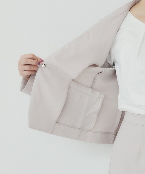 index（インデックス）の「ストレッチノーカラージャケット/セットアップ対応可【洗える/イージーアイロン/抗ピル】（ノーカラージャケット・レディース・グレー/ナチュラル/ネイビー・34/36/38/40/42）」の5枚目の写真