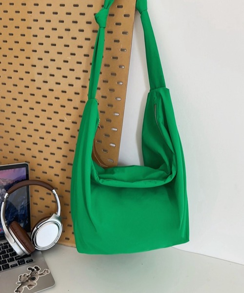 VIBGYOR（ヴィブジョー）の「urbanfemine./大容量ショルダーバッグ U7437（ショルダーバッグ・レディース・グリーン/ピンク/ベージュ/ホワイト/ブラック・FREE）」の19枚目の写真