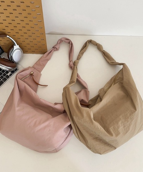 VIBGYOR（ヴィブジョー）の「urbanfemine./大容量ショルダーバッグ U7437（ショルダーバッグ・レディース・グリーン/ピンク/ベージュ/ホワイト/ブラック・FREE）」の14枚目の写真