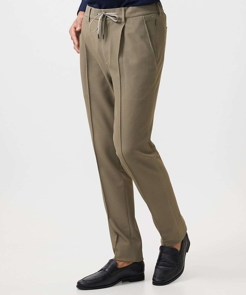 MICHEL KLEIN HOMME (ミッシェルクランオム)の「ワンタックイージースラックスパンツ セットアップ(スラックス・メンズ・ブラック/ベージュ/グレー・MEDIUM/LARGE/X-LARGE)」の2枚目の写真