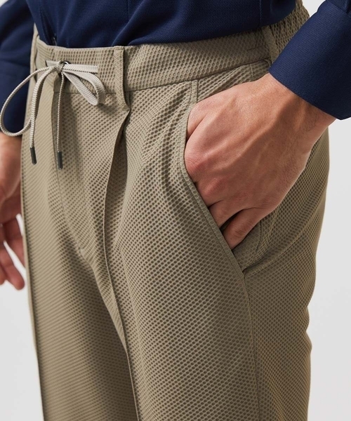 MICHEL KLEIN HOMME (ミッシェルクランオム)の「ワンタックイージースラックスパンツ セットアップ(スラックス・メンズ・ブラック/ベージュ/グレー・MEDIUM/LARGE/X-LARGE)」の5枚目の写真