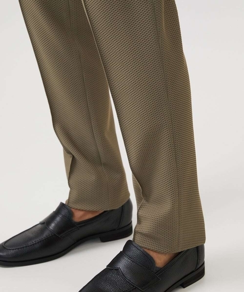 MICHEL KLEIN HOMME (ミッシェルクランオム)の「ワンタックイージースラックスパンツ セットアップ(スラックス・メンズ・ブラック/ベージュ/グレー・MEDIUM/LARGE/X-LARGE)」の4枚目の写真