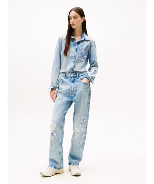 tommy jeans(トミー ジーンズ)の「レギュラーシャツ(シャツ/ブラウス・レディース・インディゴブルー・SMALL/MEDIUM/X-SMALL)」の4枚目の写真