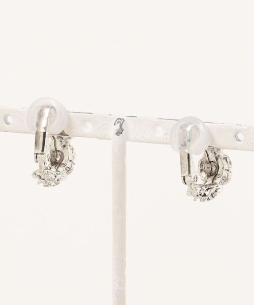 SPINNS（スピンズ）の「フープイヤリング/ローズ（イヤリング・レディース・アンティークシルバー・ONESIZE）」の2枚目の写真