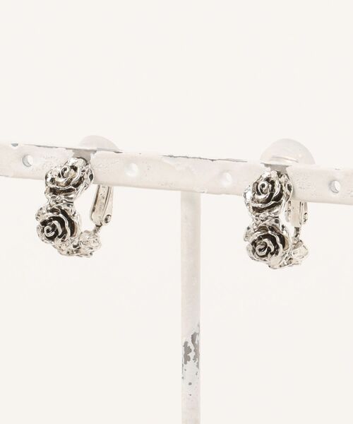 SPINNS（スピンズ）の「フープイヤリング/ローズ（イヤリング・レディース・アンティークシルバー・ONESIZE）」の3枚目の写真