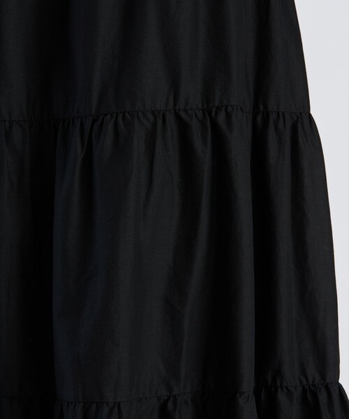 To b. by agnes b.（トゥービーバイアニエスベー）の「ブイネックティアードドレス（ワンピース・レディース・ブラック・36/38/40）」の5枚目の写真