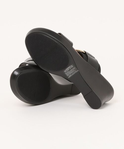 ITALIAN SHOEMAKERS(イタリアンシューメーカー)の「【ITALIAN SHOEMAKERS】スクエアメタルウェッジヒールサンダル(952343)(サンダル・レディース・ブラック・37/36/35/38)」の3枚目の写真