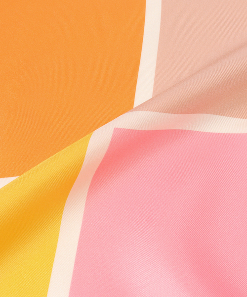 IENA(イエナ)の「IENA SCARF COLOUR BLOCK スカーフ(バンダナ/スカーフ・レディース・ブラック/その他・FREE)」の8枚目の写真