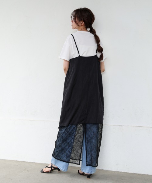 Bab(バブ)の「シワ加工サテンチュールレース切替キャミワンピース(ワンピース・レディース・ベージュ/ブラック・M)」の21枚目の写真