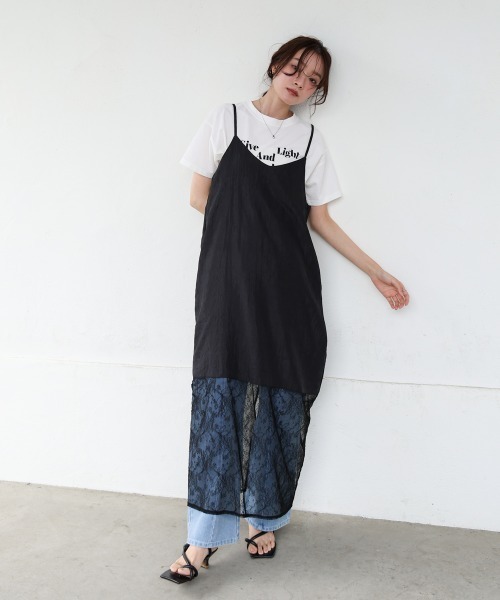 Bab(バブ)の「シワ加工サテンチュールレース切替キャミワンピース(ワンピース・レディース・ベージュ/ブラック・M)」の18枚目の写真