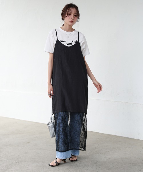 Bab(バブ)の「シワ加工サテンチュールレース切替キャミワンピース(ワンピース・レディース・ベージュ/ブラック・M)」の15枚目の写真