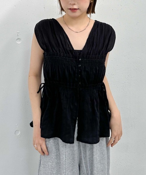 archives（アルシーヴ）の「【ＳＥＴ　ＵＰ対応】ギャザーストライプノースリブラウス（シャツ/ブラウス・レディース・ブルー/オフホワイト/ブラック/イエロー・MEDIUM）」の2枚目の写真