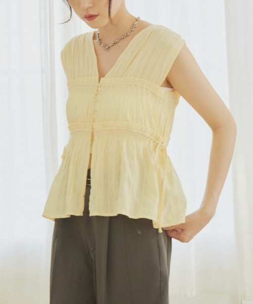 archives（アルシーヴ）の「【ＳＥＴ　ＵＰ対応】ギャザーストライプノースリブラウス（シャツ/ブラウス・レディース・ブルー/オフホワイト/ブラック/イエロー・MEDIUM）」の16枚目の写真