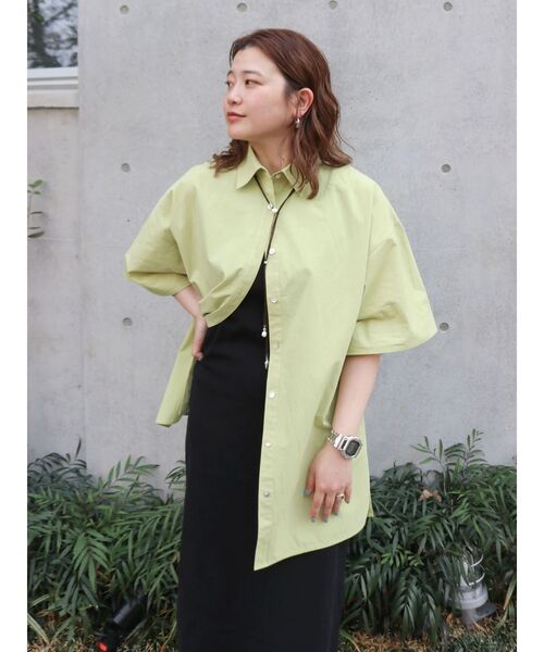 Ungrid（アングリッド）の「ビッグシルエットハーフスリーブシャツ（シャツ/ブラウス・レディース・ピンク/グリーン系その他/オフホワイト・FREE）」の6枚目の写真