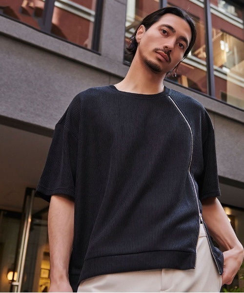CavariA(キャバリア)の「『CavariA/キャバリア』身頃ZIP切り替え半袖TEE(Tシャツ/カットソー・メンズ・グレー/ブルー/ブラック・L/M)」の2枚目の写真