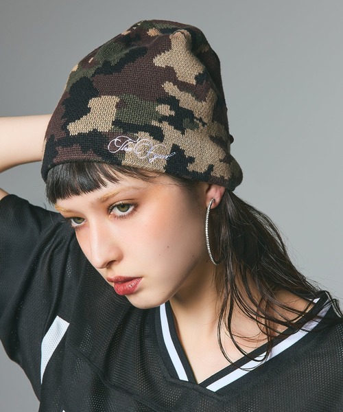 X-girl(エックスガール)の「PENCIL SCRIPT LOGO EMBROIDERED BEANIE(ニットキャップ/ビーニー・レディース・ブラック/カモフラージュ/ベージュ・ONE SIZE)」の3枚目の写真