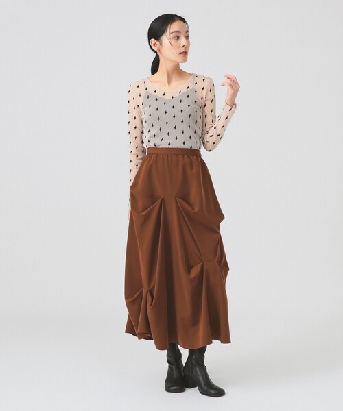 Ray BEAMS（レイビームス）の「ランダム タック ボリューム スカート（スカート・レディース・ダークブラウン/ブラック・1/0）」の18枚目の写真