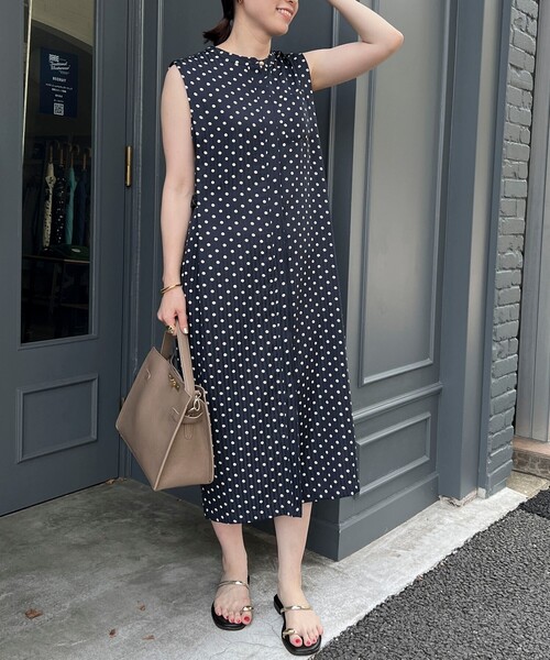 MICO COULIER（ミコクリエ）の「ドットサイドベルトワンピース（ワンピース・レディース・ベージュ系その他/ブルー系その他・38）」の2枚目の写真