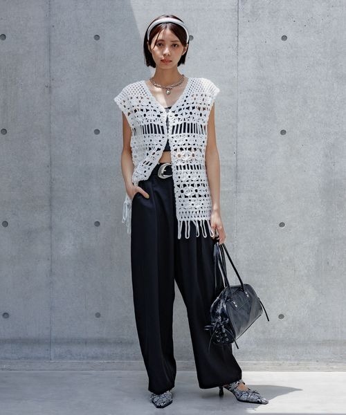 PAGEBOY(ページボーイ)の「クロシェレースベスト(ベスト・レディース・オフホワイト/ブラック/サックスブルー・FREE)」の5枚目の写真