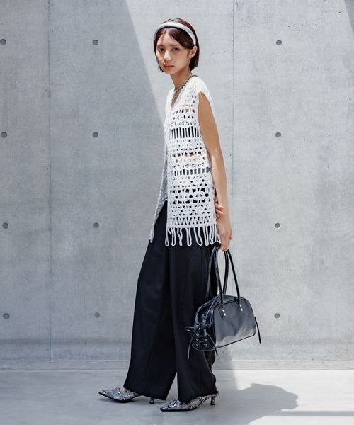 PAGEBOY(ページボーイ)の「クロシェレースベスト(ベスト・レディース・オフホワイト/ブラック/サックスブルー・FREE)」の6枚目の写真