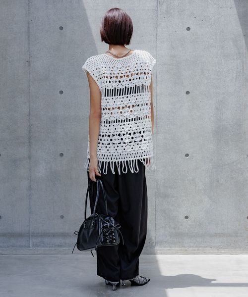 PAGEBOY(ページボーイ)の「クロシェレースベスト(ベスト・レディース・オフホワイト/ブラック/サックスブルー・FREE)」の7枚目の写真